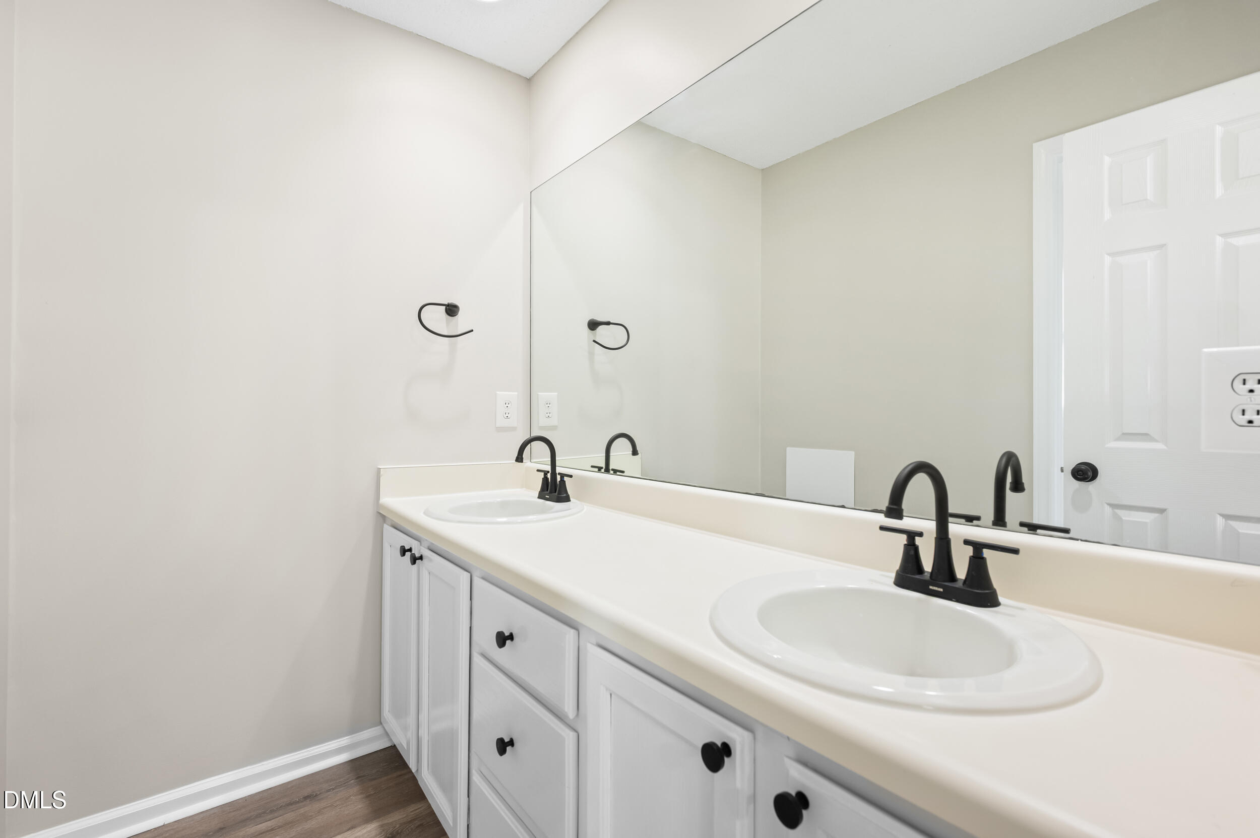 4650 Vendue Range Drive Raleigh, NC 27604 - Photo 20 of 28 22_dsc_2185