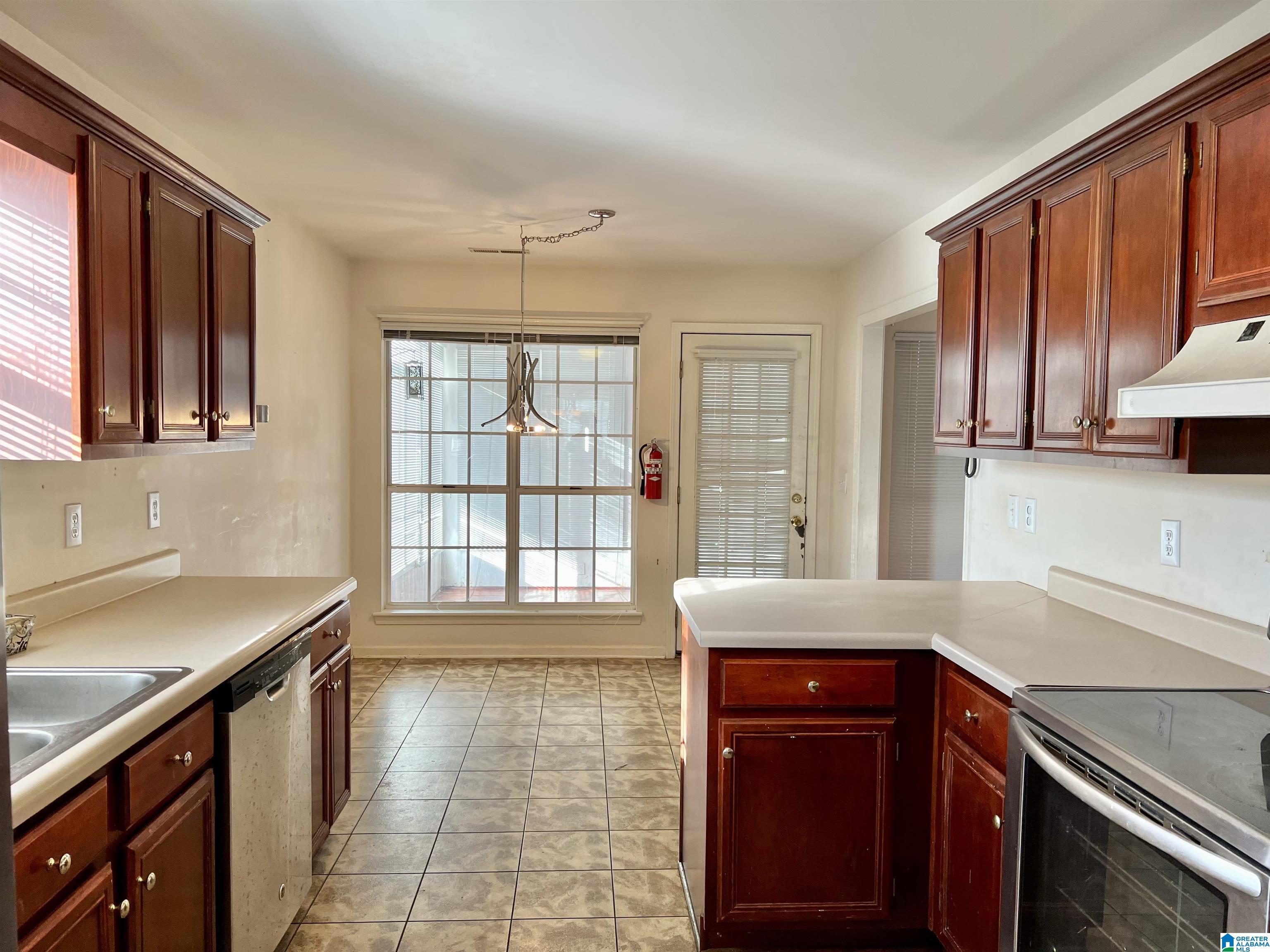 1536 Oliver Road Leeds, AL 35094 - Photo 7 of 41