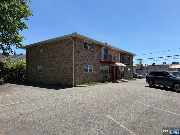 $299,900 | 44 Burgh Avenue, Unit 3, Clifton, NJ 07011