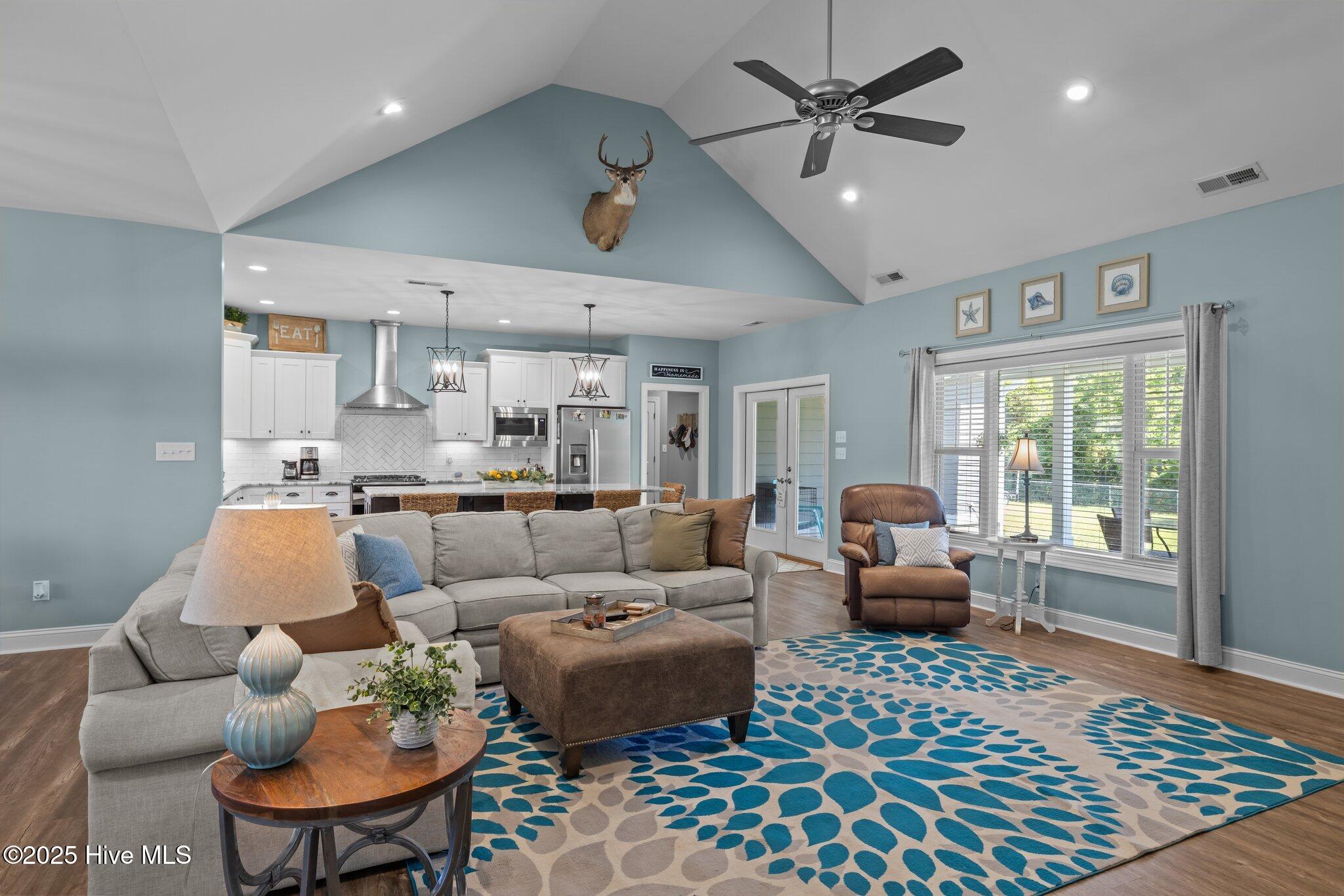 3607 Country Club Road Morehead City, NC 28557 - Photo 10 of 50 Great Room