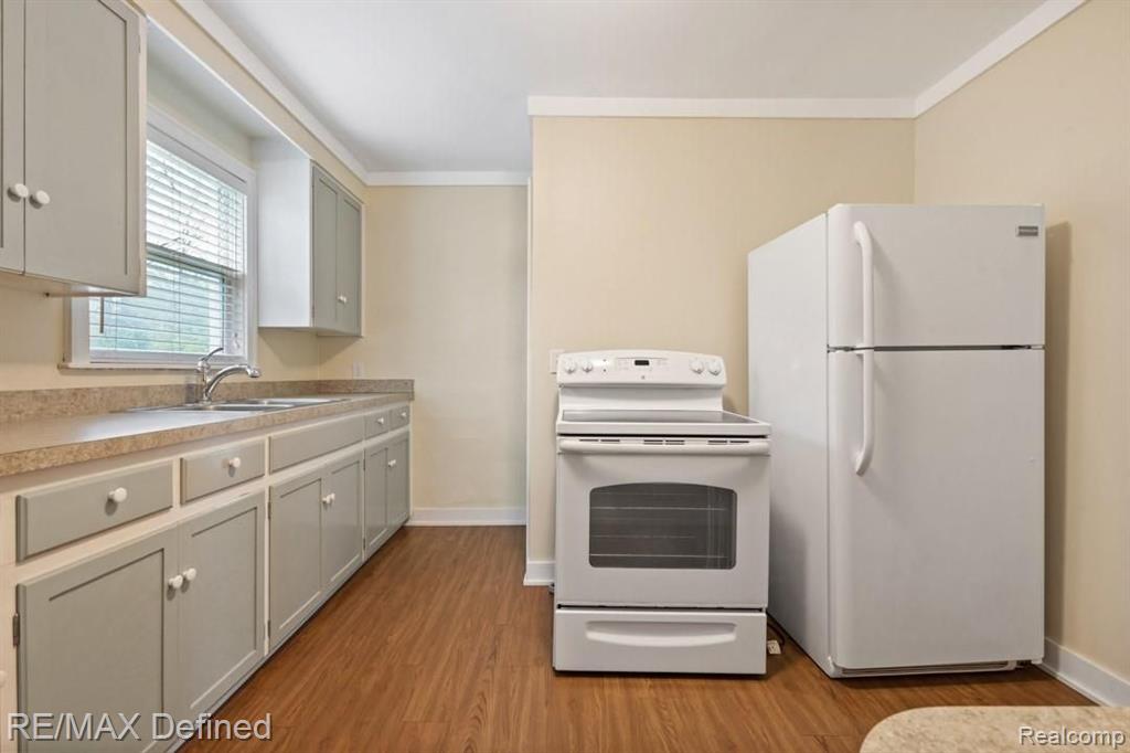 192 East Tienken Road Rochester Hills, MI 48307 - Photo 7 of 38