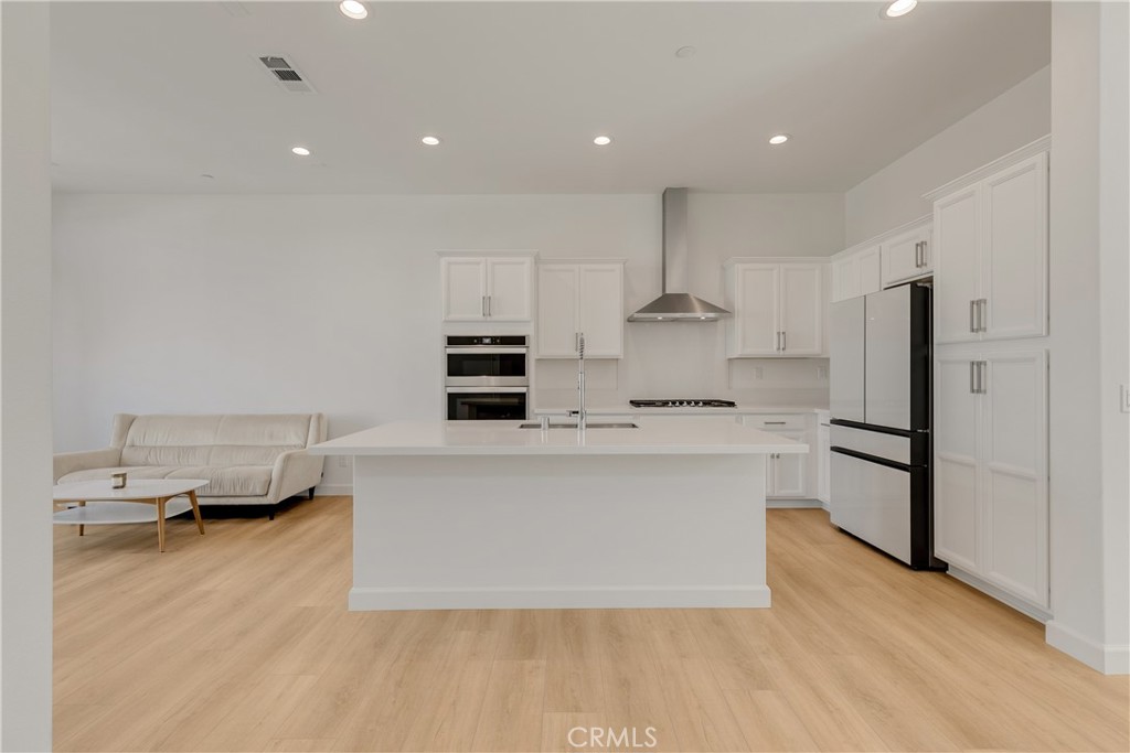 130 Rondo Irvine, CA 92618 - Photo 15 of 36