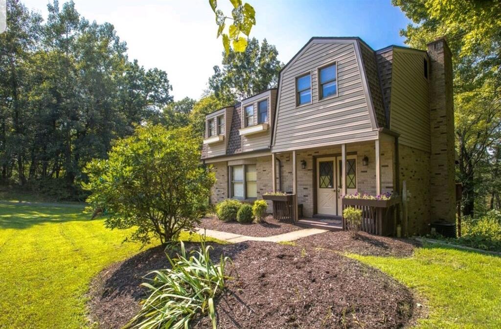 262 Glade Mill Road Valencia, PA 16059 - Photo 2 of 15