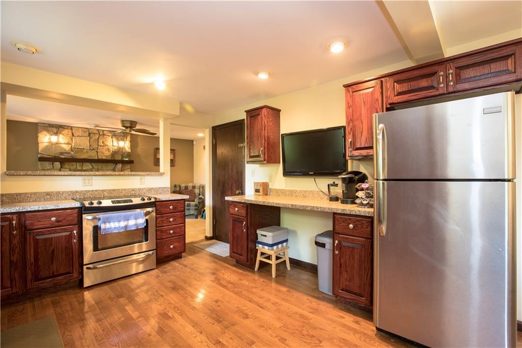 262 Glade Mill Road Valencia, PA 16059 - Photo 4 of 15