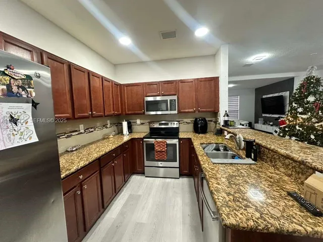 $3,100 | 9350 Southwest 171st Court, Unit 9350, Miami, FL 33196