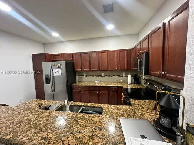 $3,100 | 9350 Southwest 171st Court, Unit 9350, Miami, FL 33196