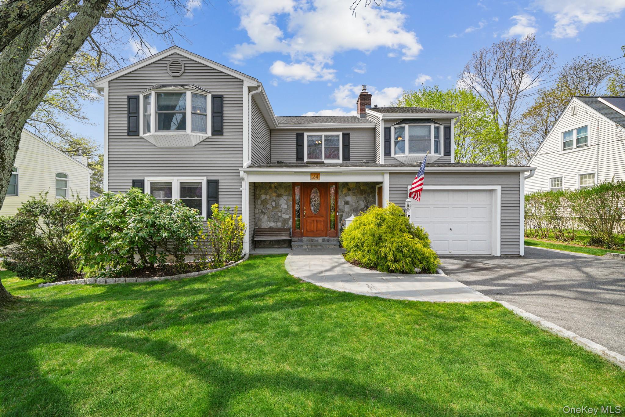 24 Overlook Road Ardsley, NY 10502 - Photo 2 of 34