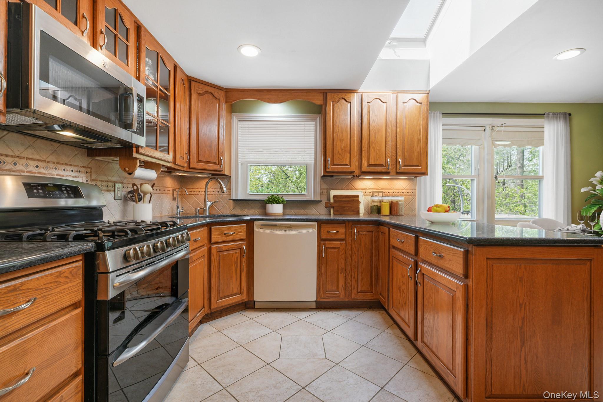 24 Overlook Road Ardsley, NY 10502 - Photo 10 of 34