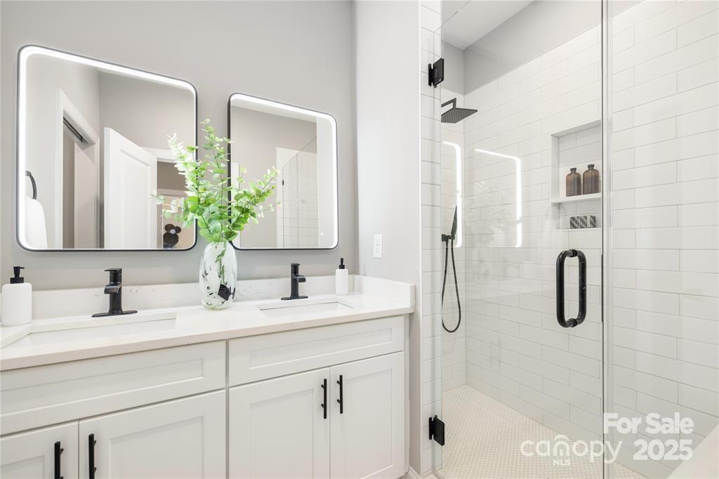 2003 Ashley Road Charlotte, NC 28208 - Photo 18 of 26 Gallery Image 18