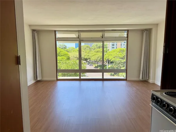 $1,600 | 1511 Nuuanu Avenue, Unit 336, Honolulu, HI 96817