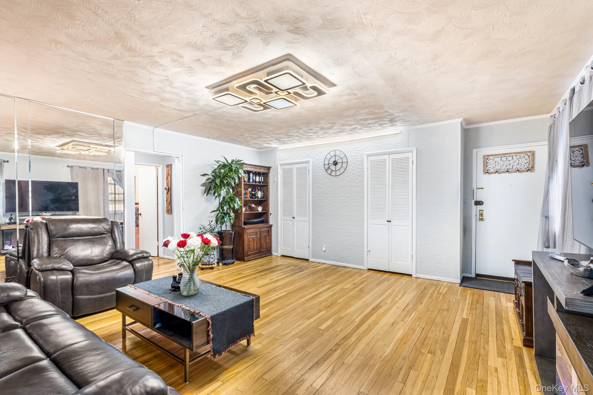 1907 166th Street, Unit LOWR Queens, NY 11357 - Photo 4 of 15