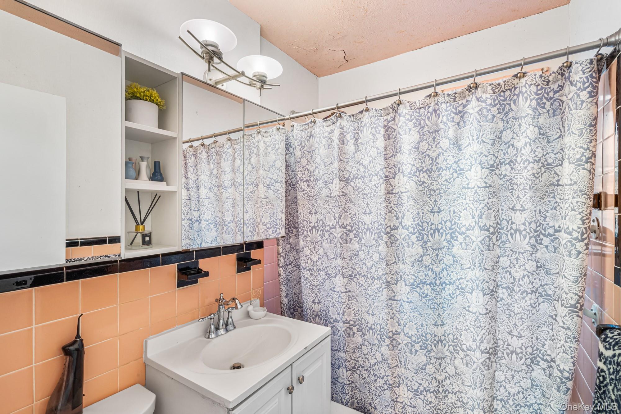 1907 166th Street, Unit LOWR Queens, NY 11357 - Photo 8 of 15
