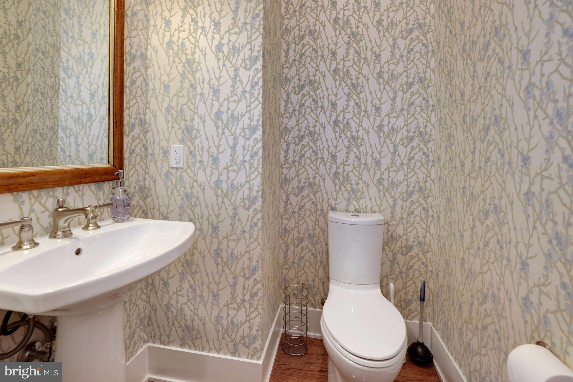 5129 Willet Bridge Road Bethesda, MD 20816 - Photo 14 of 40 Main floor half bath