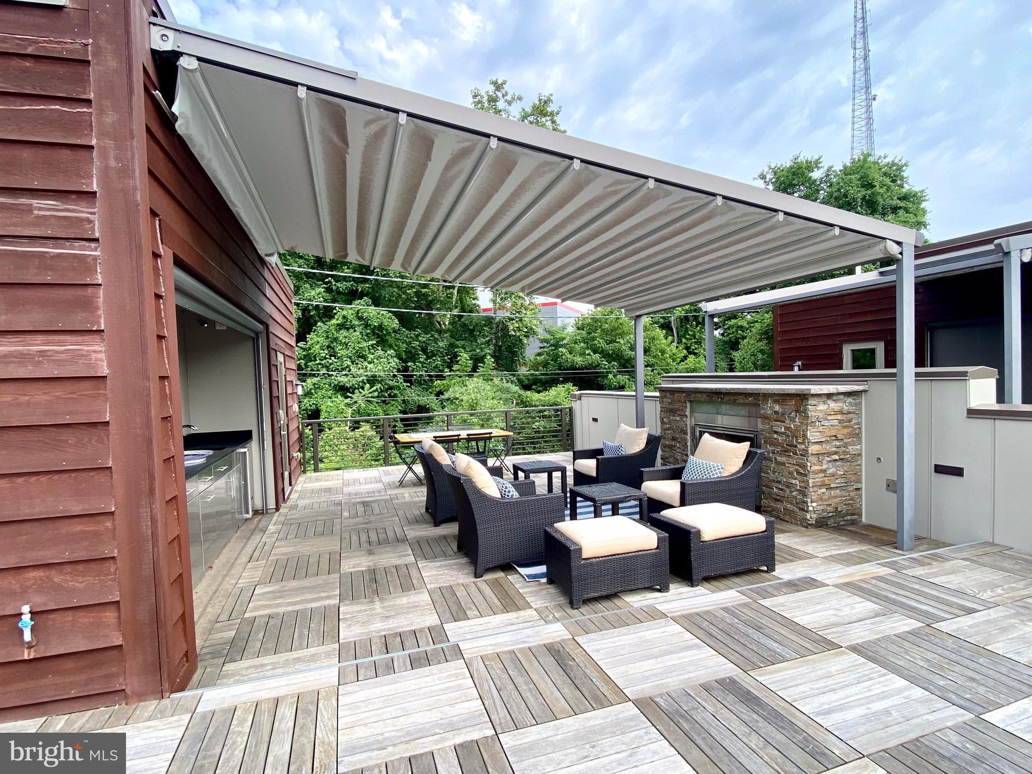 5129 Willet Bridge Road Bethesda, MD 20816 - Photo 29 of 40 Retractable awning