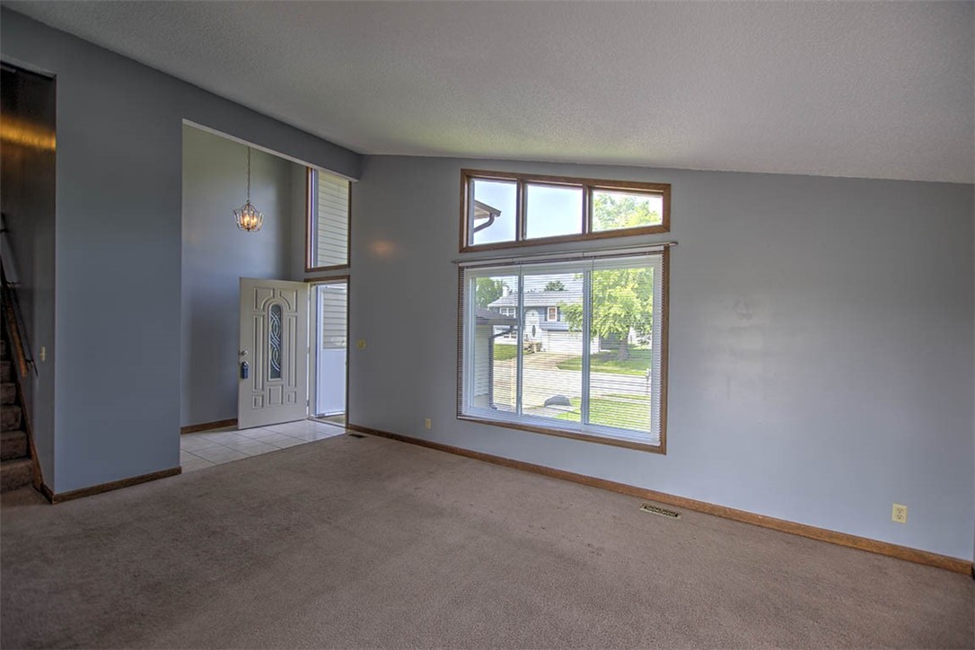 3444 North Spring Creek Road Decatur, IL 62526 - Photo 3 of 24