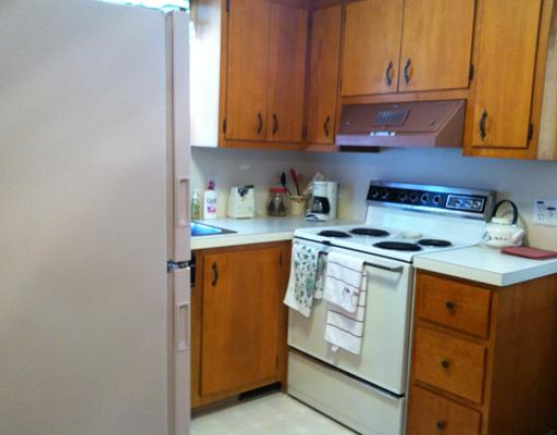 61 Overhill Road Warren, RI 02885 - Photo 3 of 12 Kitchen.