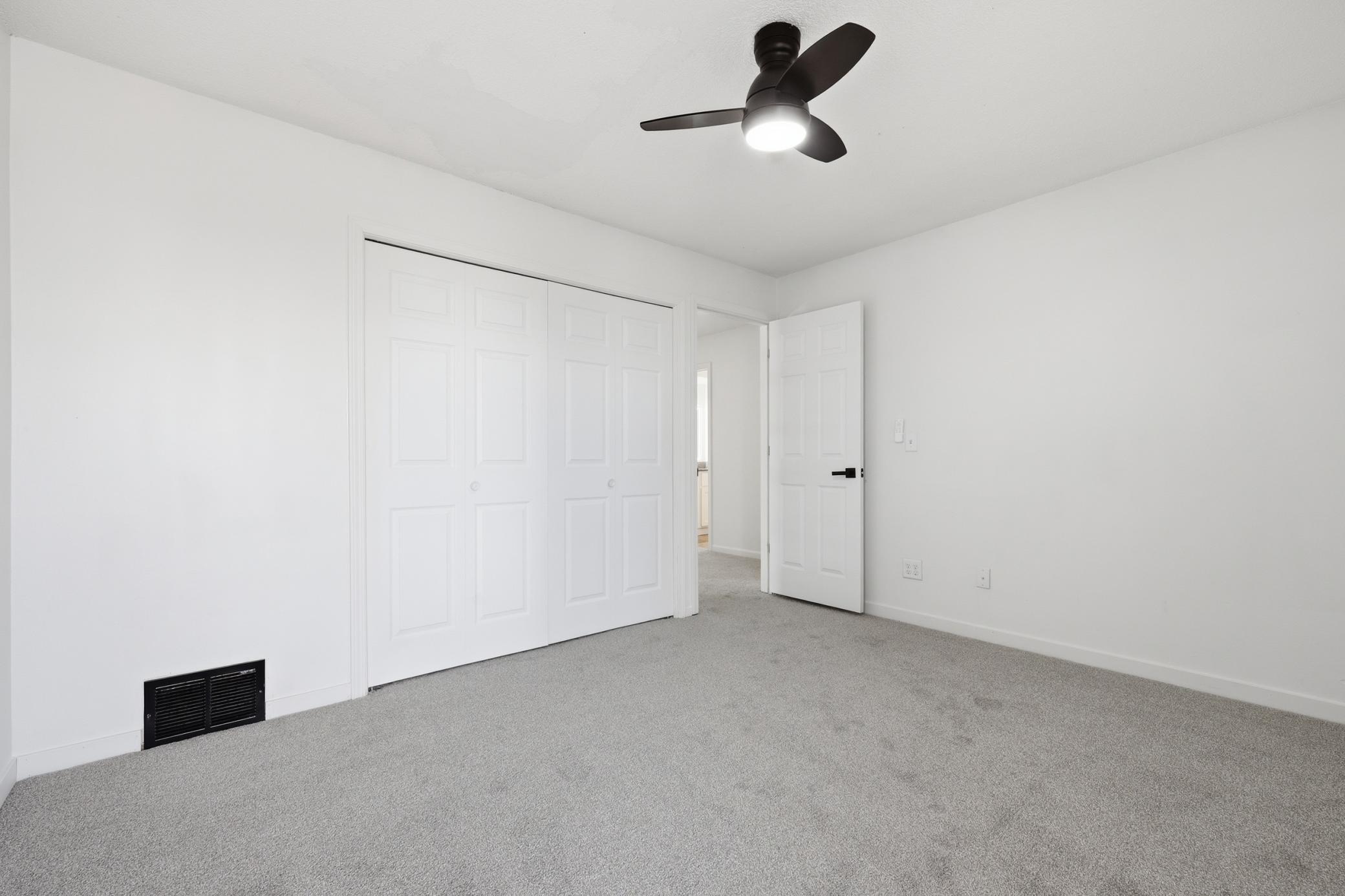 323 East 43rd Street Minneapolis, MN 55409 - Photo 25 of 32