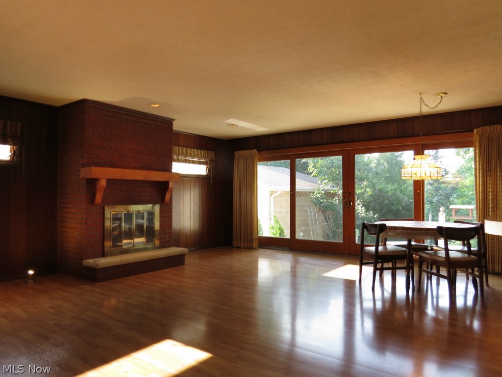 2002 Lorimer Road Cleveland, OH 44134 - Photo 4 of 25