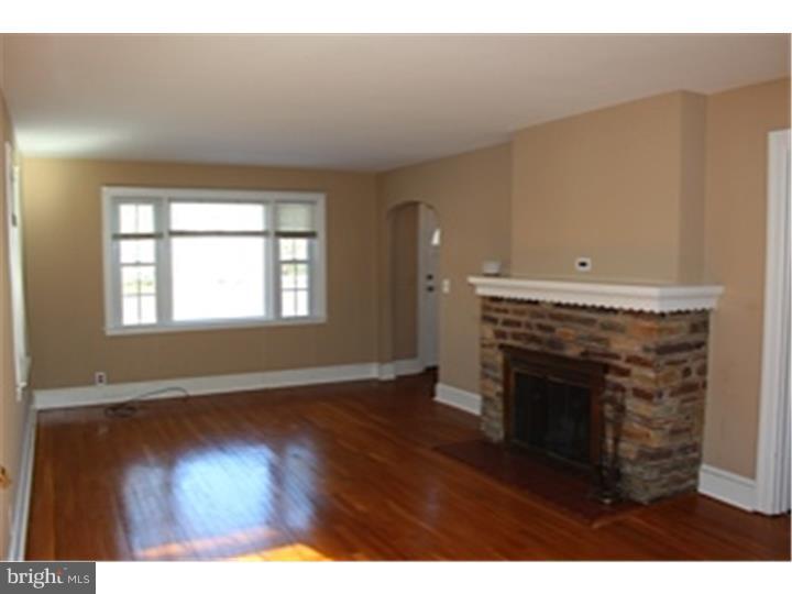 9 Wendover Road Yardley, PA 19067 - Photo 5 of 20 Living Room