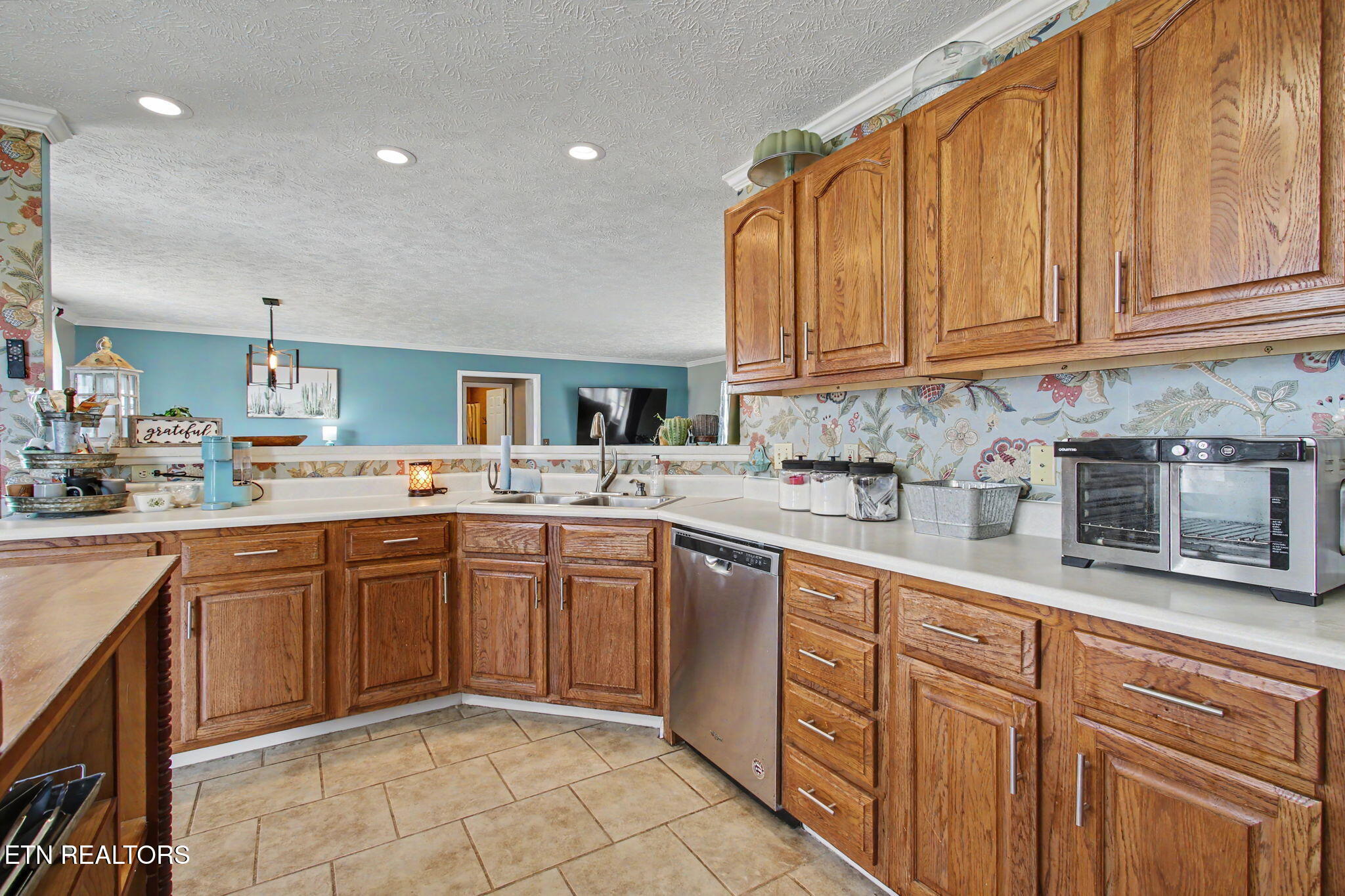 3909 Tuckaleechee Pike Maryville, TN 37804 - Photo 9 of 37 Kitchen Lg