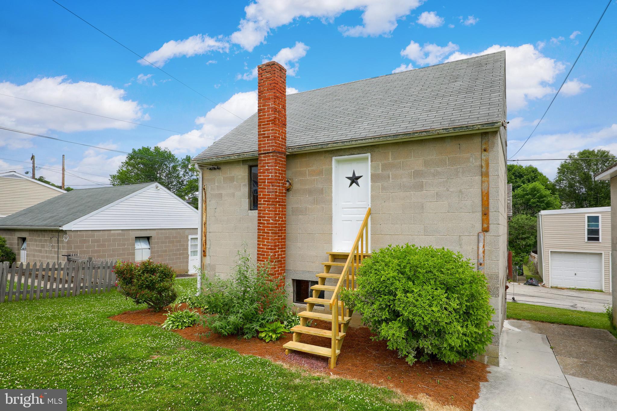 65 North Walnut Street Spring Grove, PA 17362 - Photo 4 of 33 Gallery Image 4