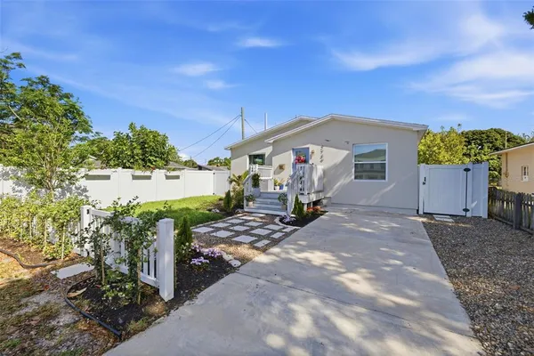 $530,000 | 2739 16th Avenue North, St. Petersburg, FL 33713