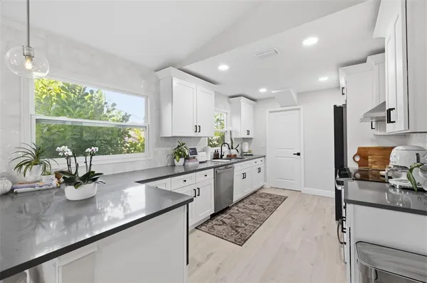 $530,000 | 2739 16th Avenue North, St. Petersburg, FL 33713