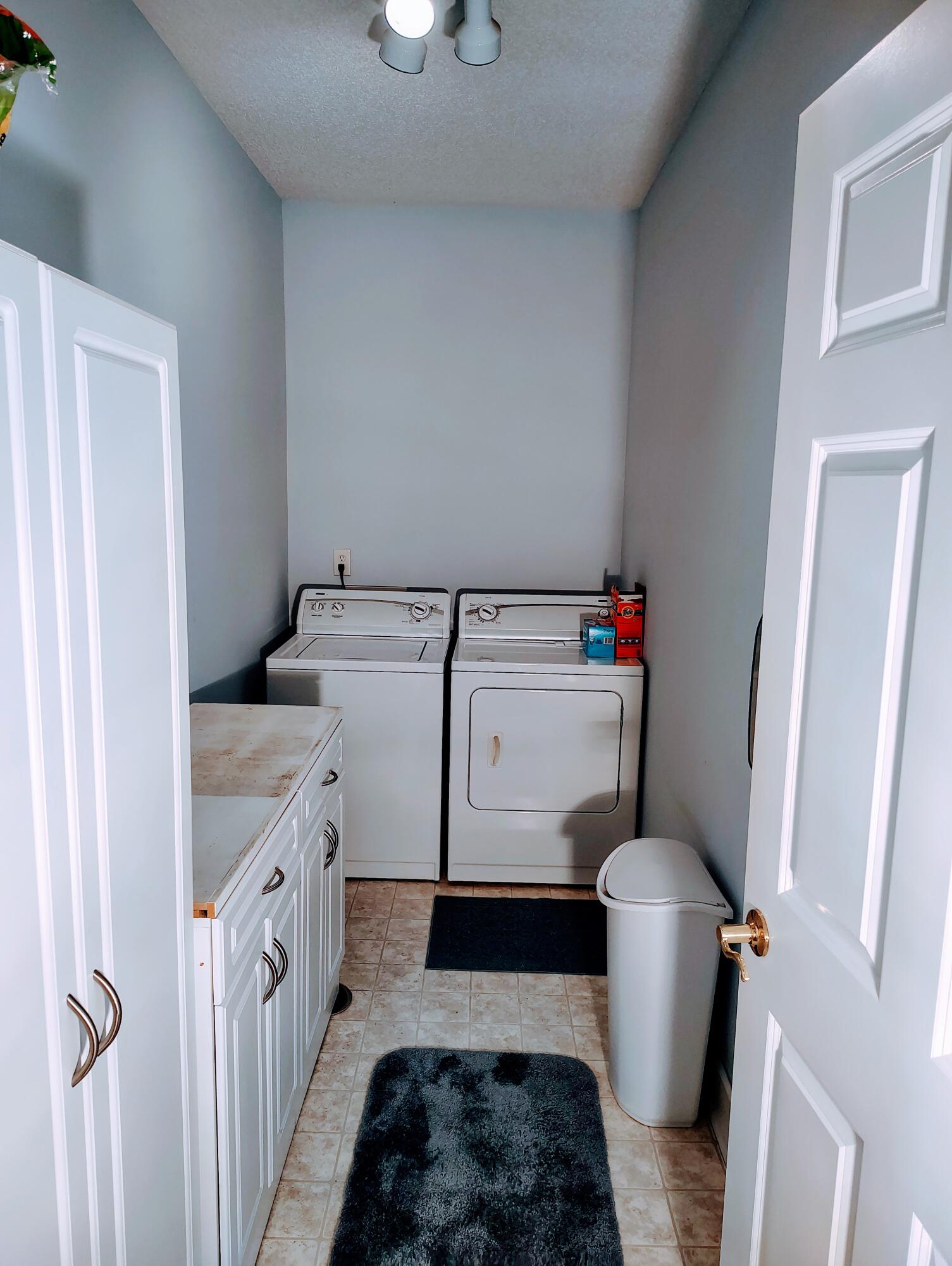 29 Lake Arbu Drive Manning, SC 29102 - Photo 37 of 54 Laundry Room