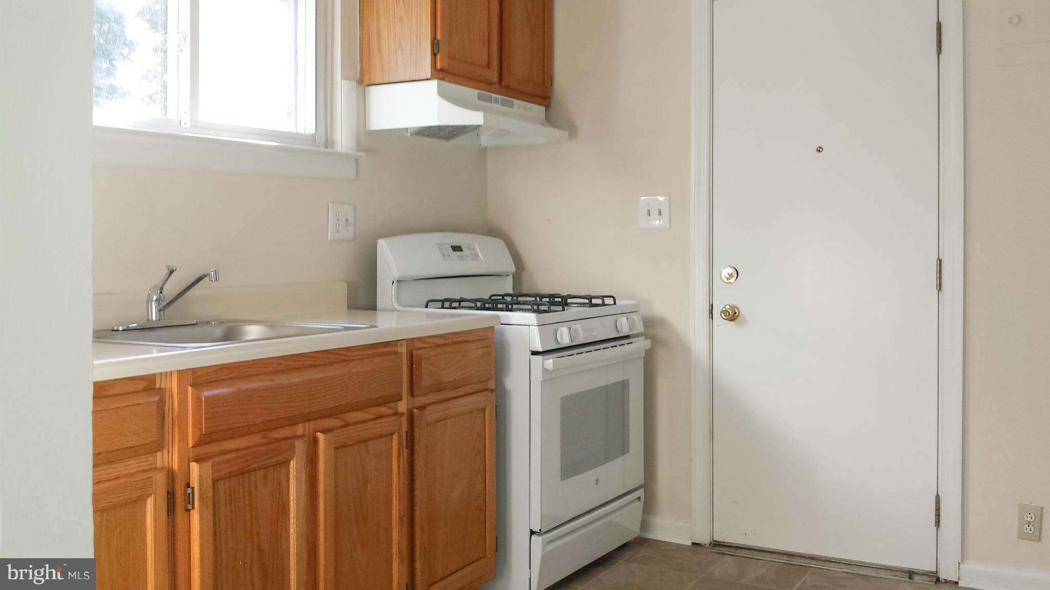 1011 Collwood Road Catonsville, MD 21228 - Photo 5 of 15 Kitchen