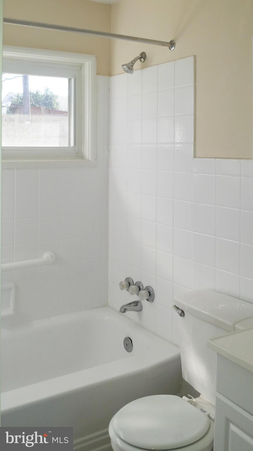 1011 Collwood Road Catonsville, MD 21228 - Photo 10 of 15 Bath