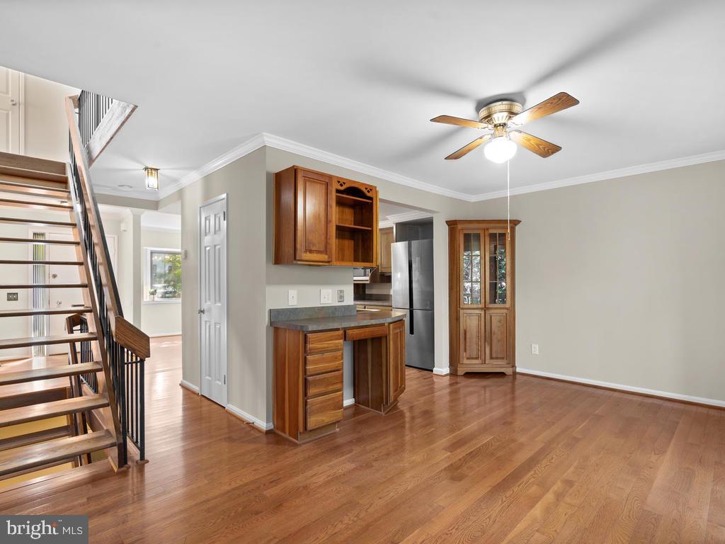 1502 Scandia Circle Reston, VA 20190 - Photo 11 of 42 Family Room