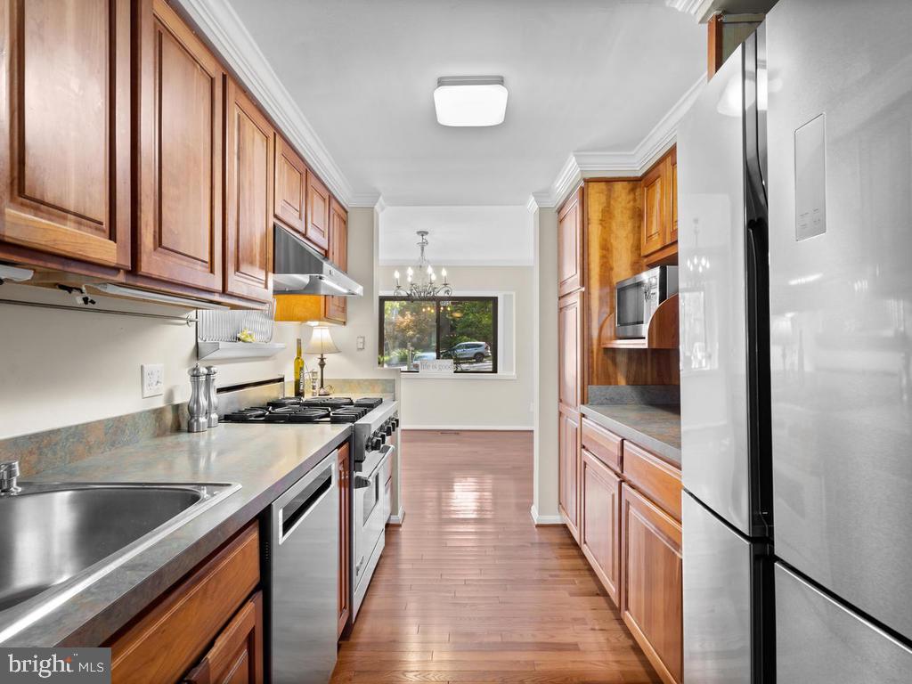 1502 Scandia Circle Reston, VA 20190 - Photo 16 of 42