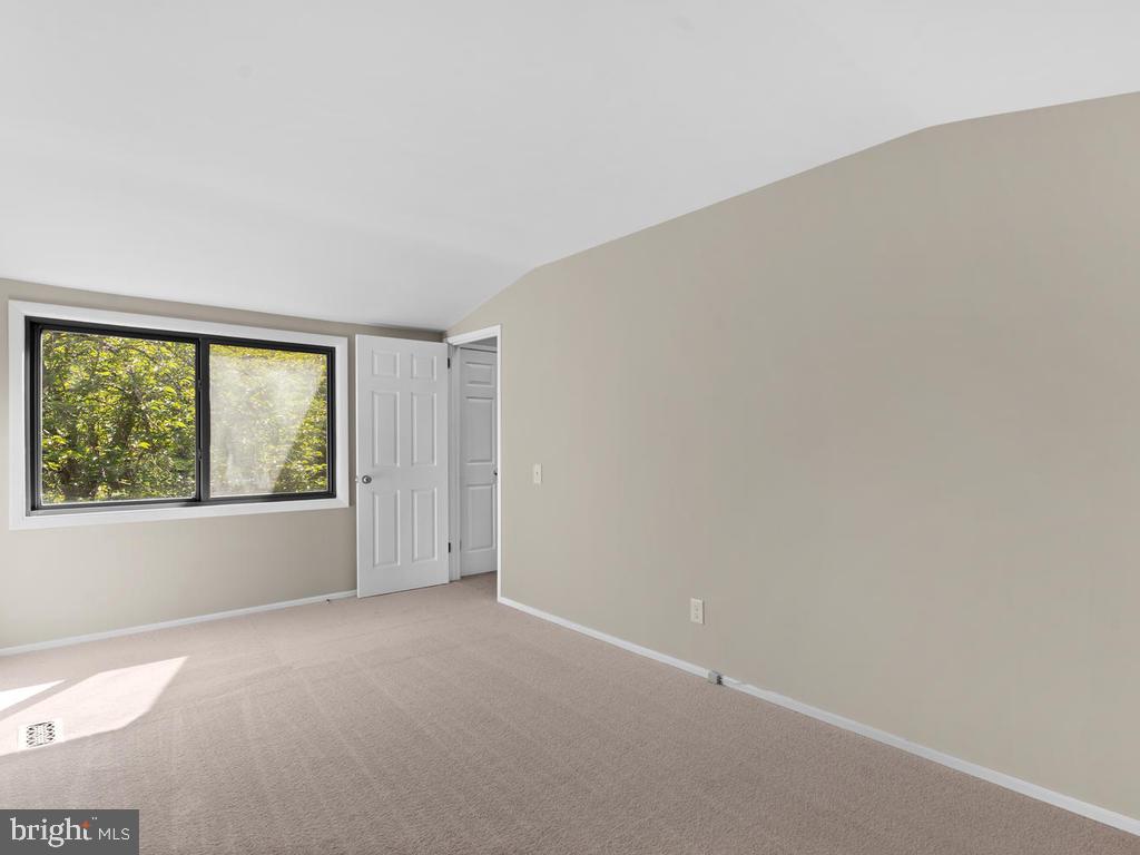 1502 Scandia Circle Reston, VA 20190 - Photo 29 of 42 3rd bedroom