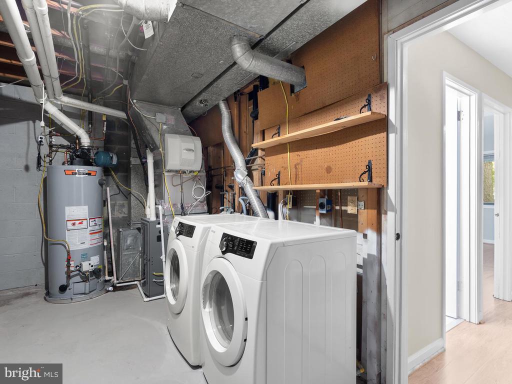 1502 Scandia Circle Reston, VA 20190 - Photo 36 of 42 Laundry Room