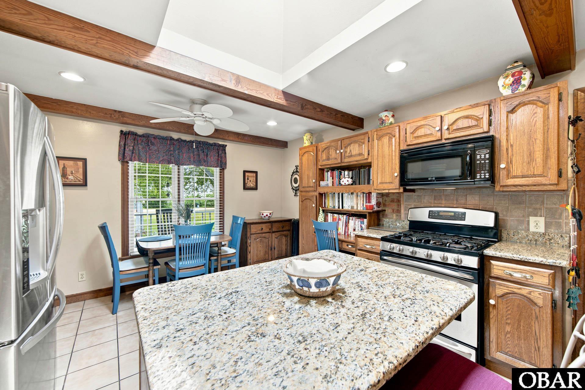 316 Narrow Shore Road, Unit 4 Aydlett, NC 27916 - Photo 15 of 87