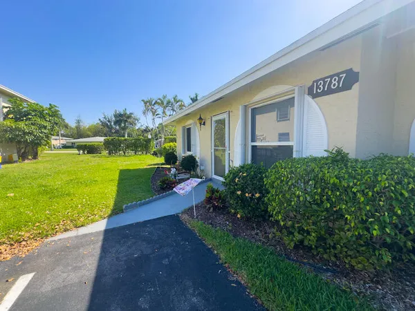 $2,400 | 13787 Flora Place, Unit A, Delray Beach, FL 33484