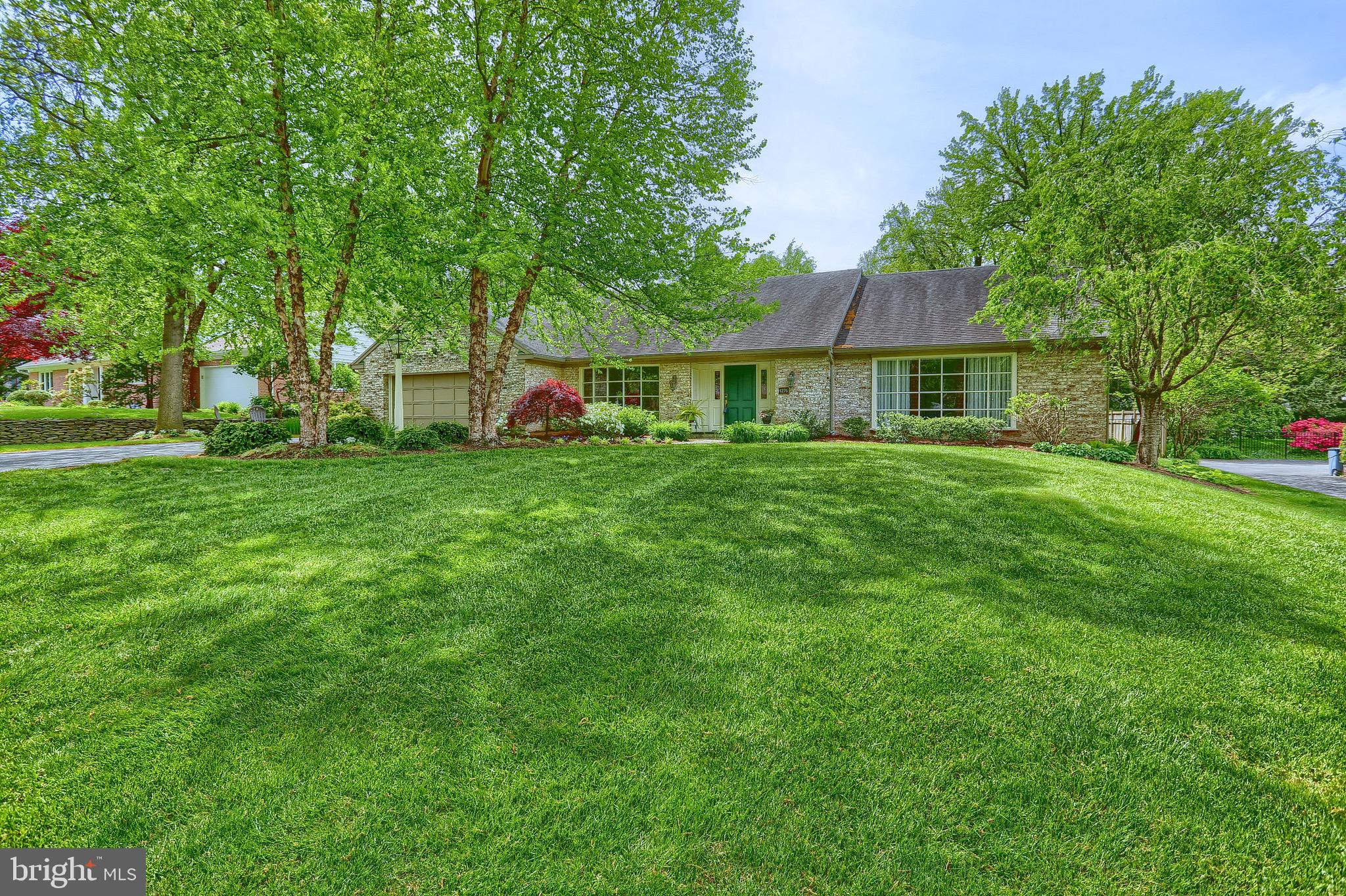 1276 Meadowbrook Road Lancaster, PA 17603 - Photo 3 of 56 Gallery Image 3