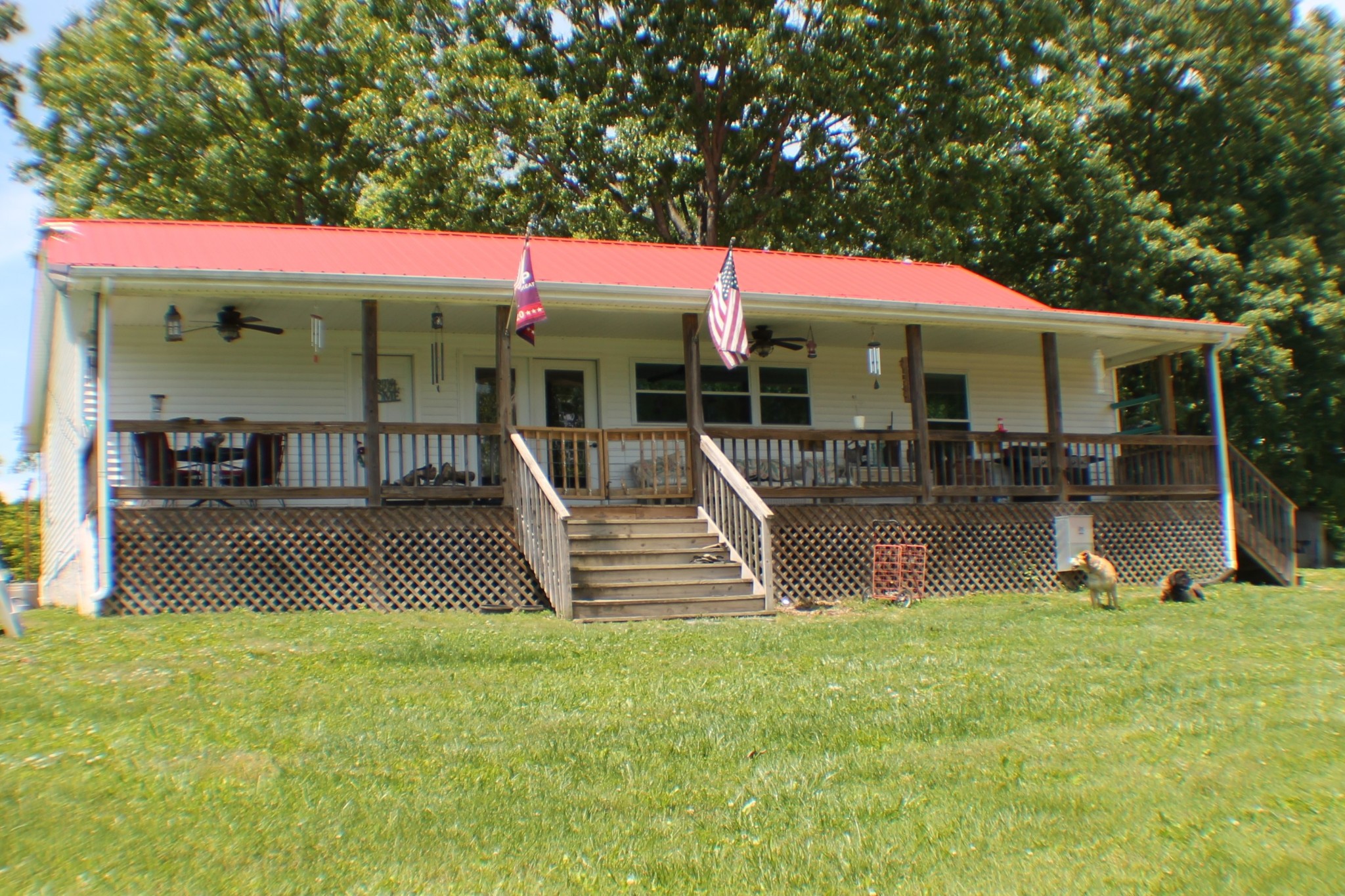 985 Archer Road Lafayette, TN 37083 - Photo 2 of 26 a front view of house with yard