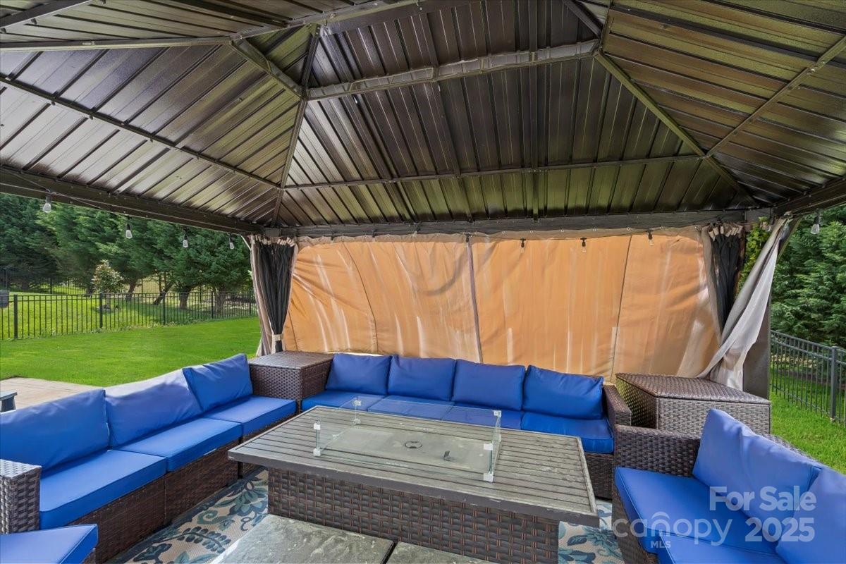 8347 Dallas Bay Road Charlotte, NC 28278 - Photo 25 of 27 Gallery Image 25