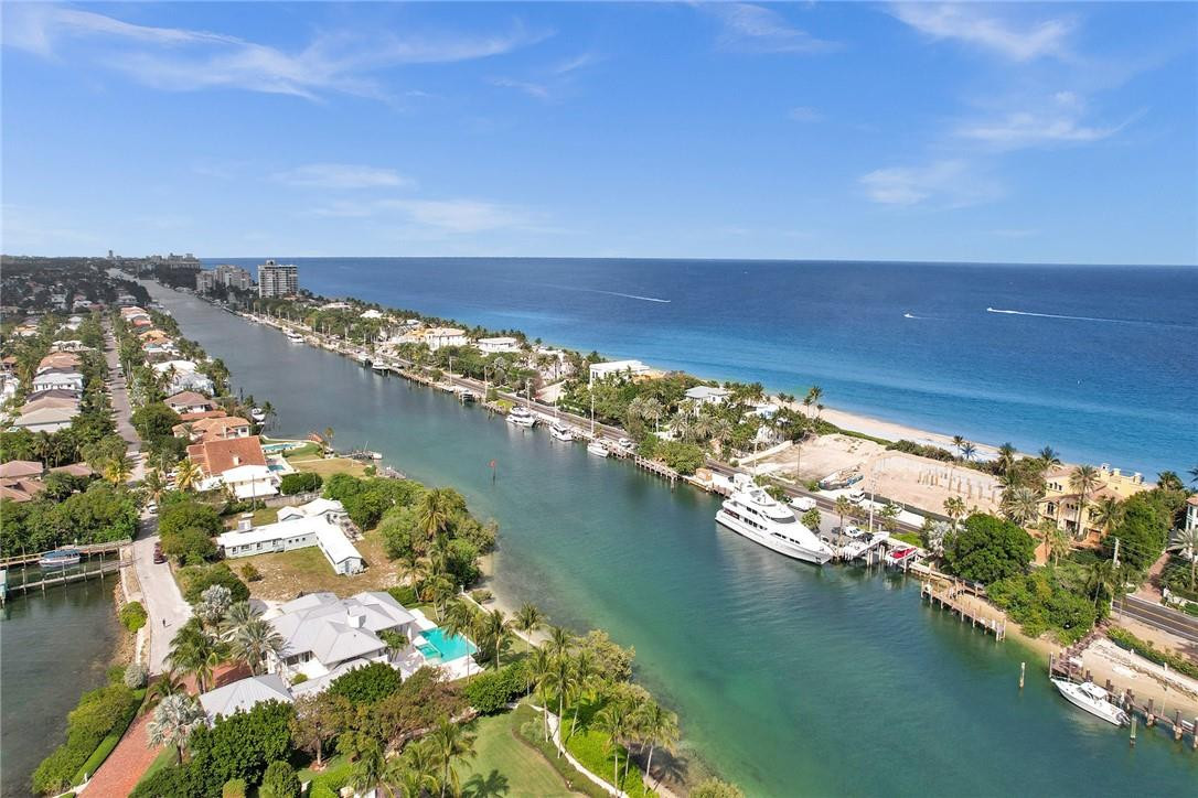 2820 Marina Circle Lighthouse Point, FL 33064 - Photo 35 of 37 a view of a lake with a city