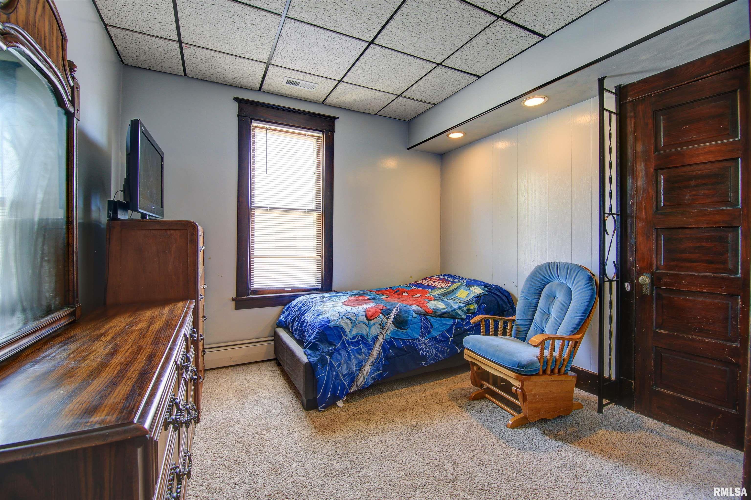 2521 Pershing Boulevard Clinton, IA 52732 - Photo 15 of 35 Gallery Image 15