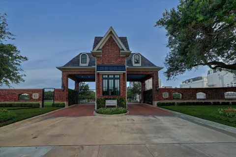 $1,299,000 | 20 Crain Sq Boulevard, Houston, TX 77025