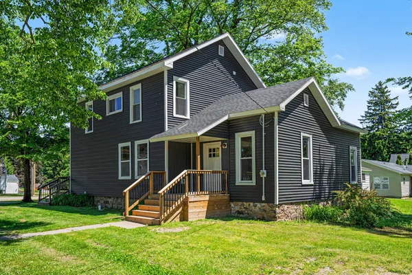 $259,900 | 230 Union Street, Ithaca, MI 48847