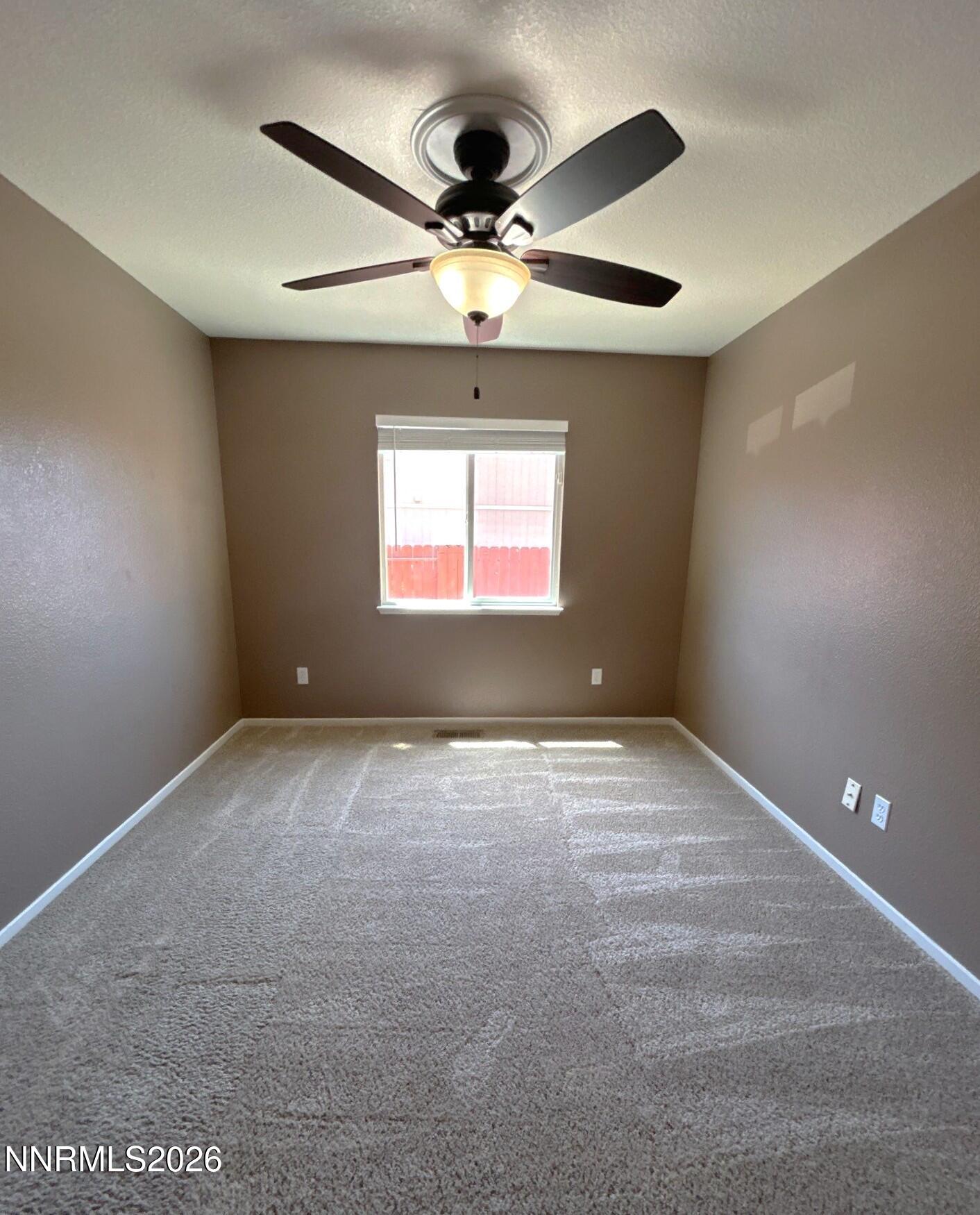 17481 Crystal Canyon Boulevard Reno, NV 89508 - Photo 12 of 15 29-May 09 2025 01_42pm-kYWf