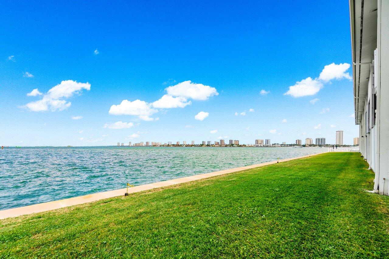 400 Wilma Circle, Unit 208 Riviera Beach, FL 33404 - Photo 2 of 28 main