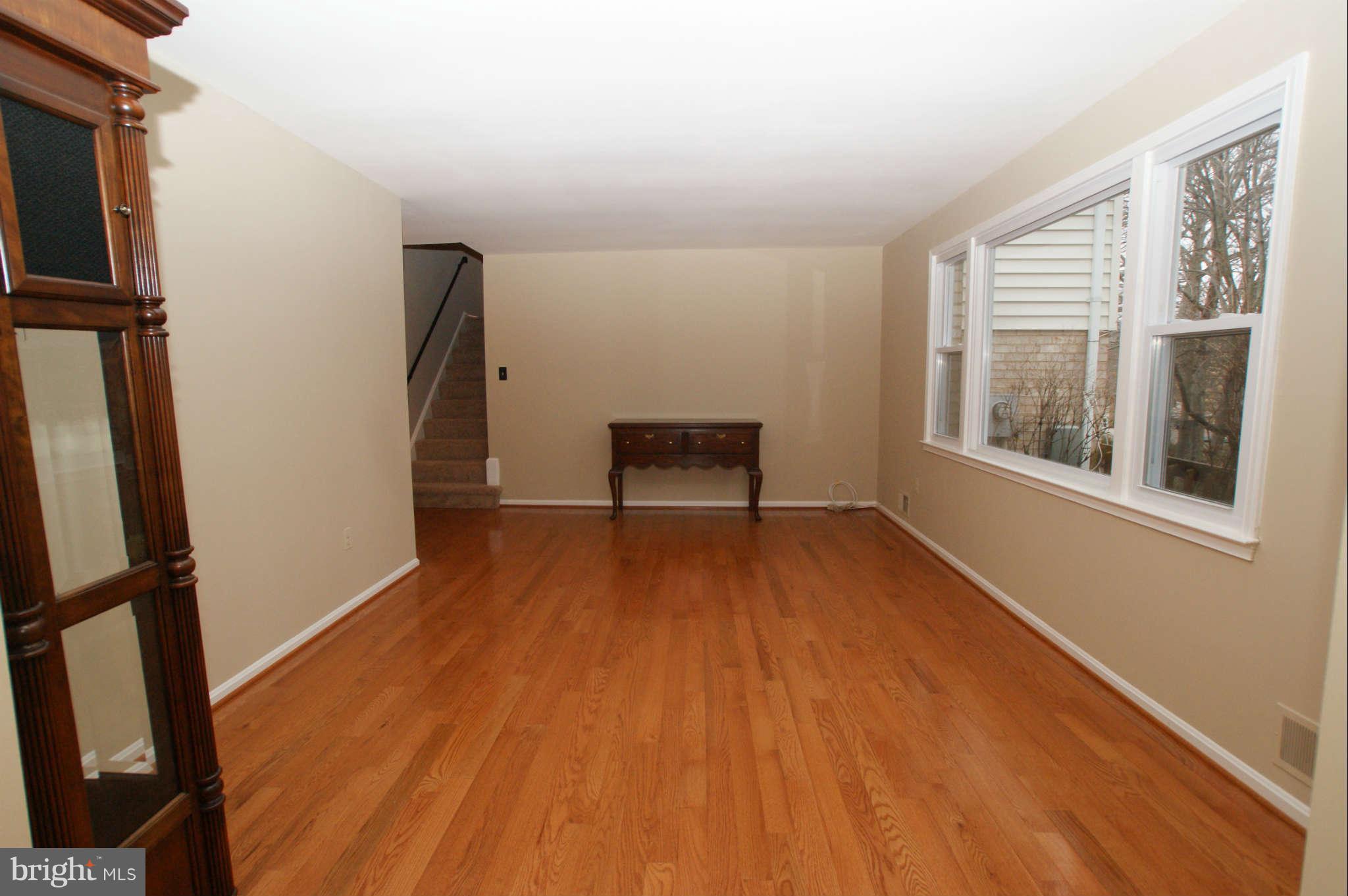 6940 Conservation Drive Springfield, VA 22153 - Photo 12 of 30 Living Room