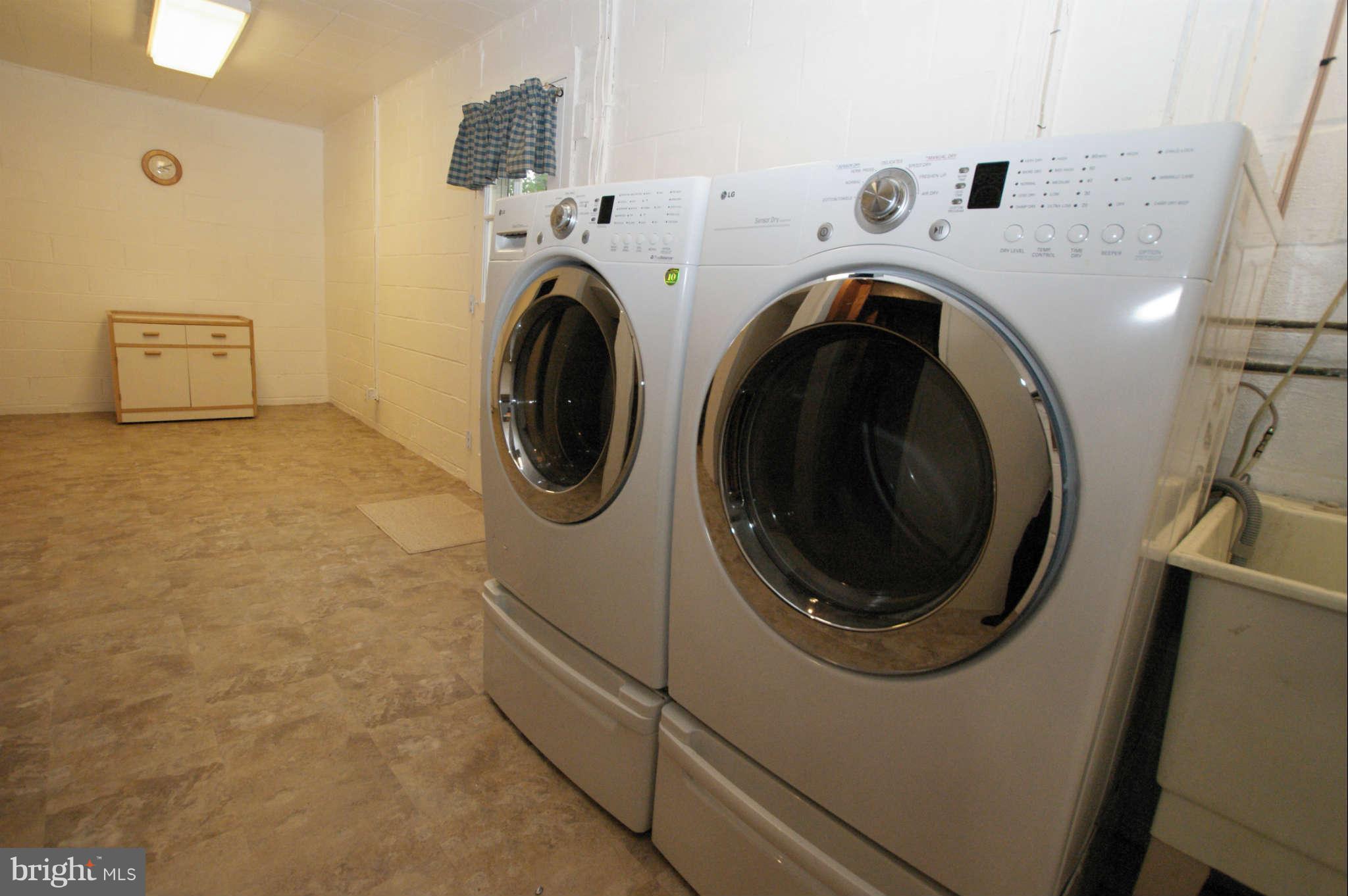 6940 Conservation Drive Springfield, VA 22153 - Photo 29 of 30 Washer & Dryer