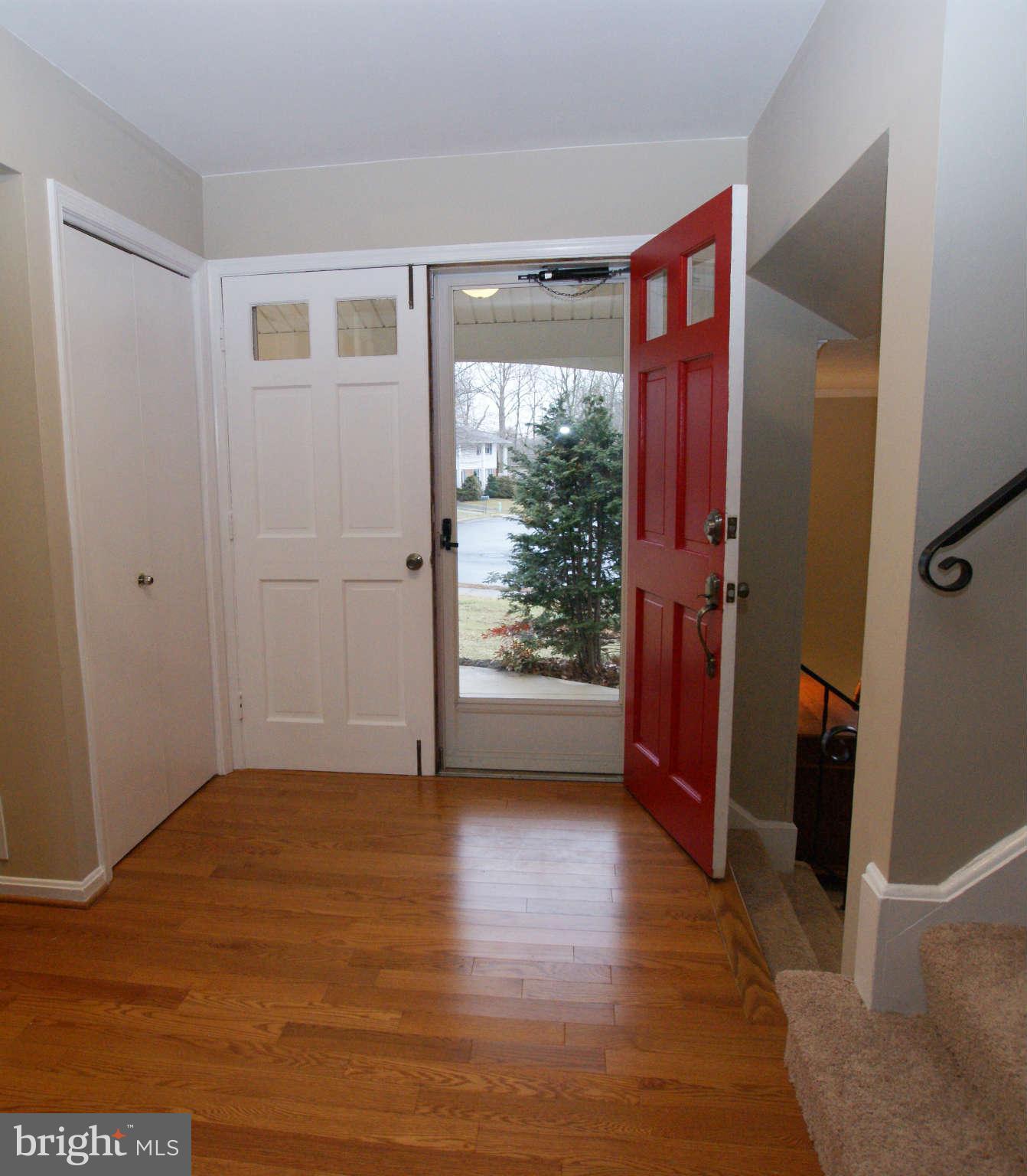 6940 Conservation Drive Springfield, VA 22153 - Photo 6 of 30 Foyer