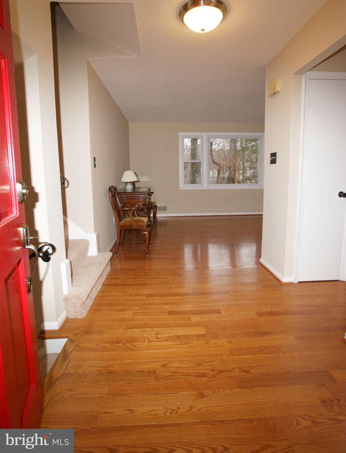 6940 Conservation Drive Springfield, VA 22153 - Photo 7 of 30 Foyer