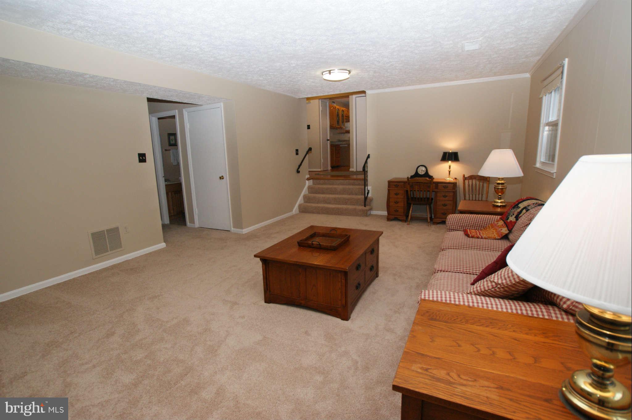 6940 Conservation Drive Springfield, VA 22153 - Photo 9 of 30 Family Room
